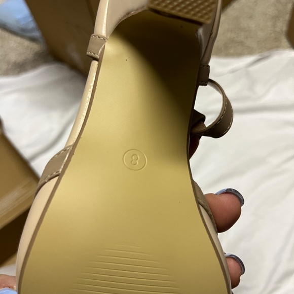 Journee Collection OLINA WIDE WIDTH - Picture 3 of 7